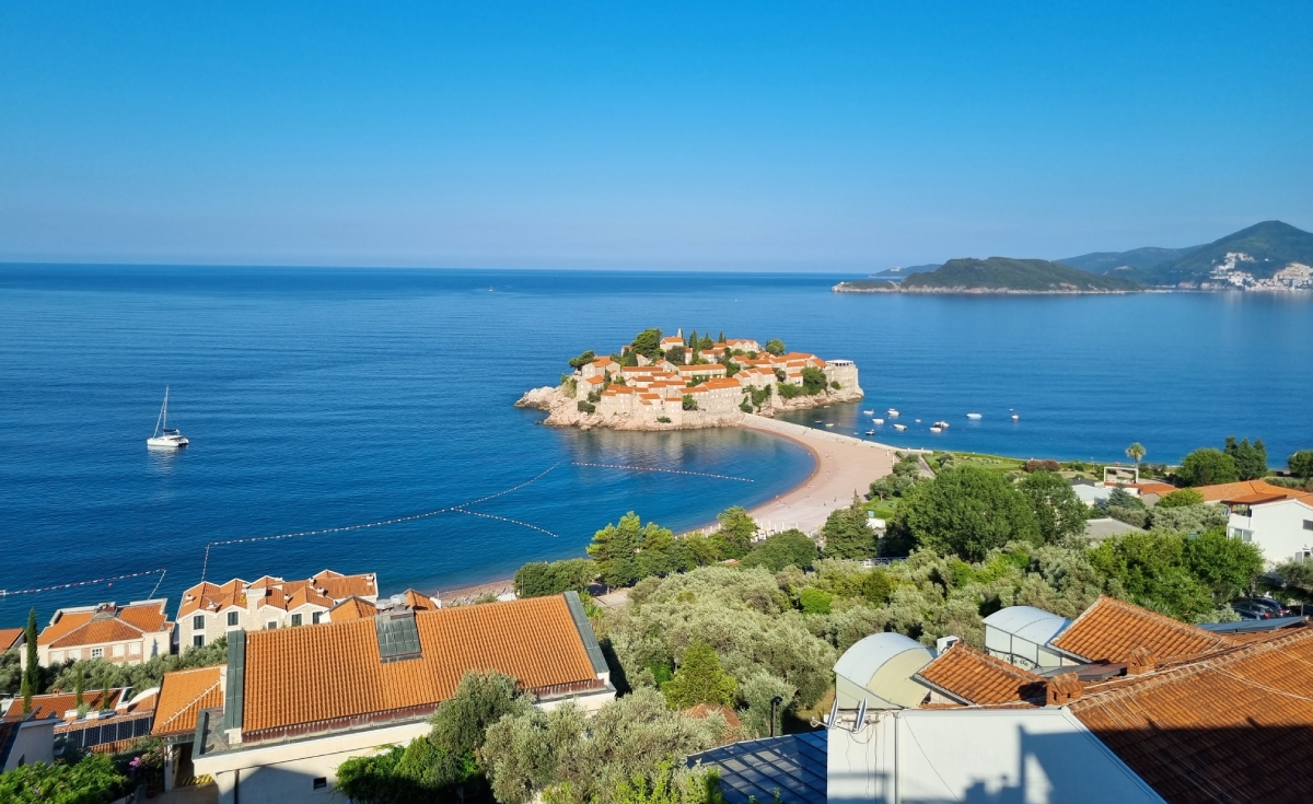 Θέα στο Sveti Stefan κοντά στη Μπούντβα, Μαυροβούνιο